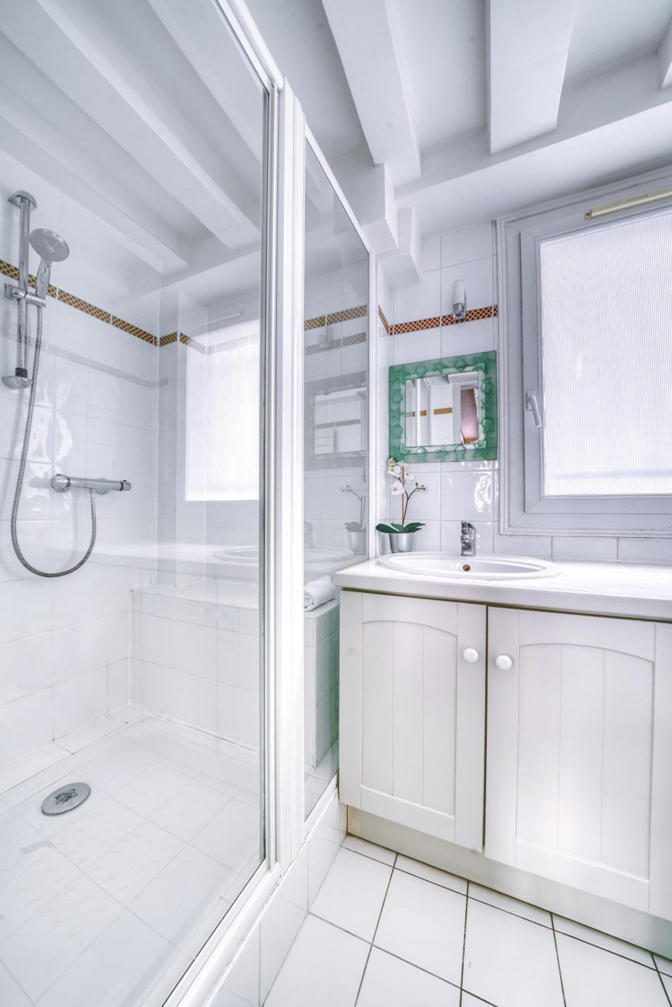 Unique & Beautiful Duplex In Saint-germain Parijs